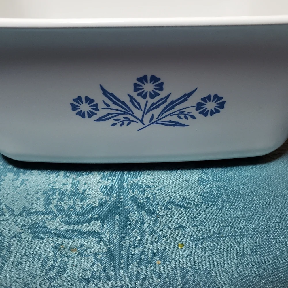 CORNING WARE P-4-B-1 Blue Cornflower Cookware, 1 1/2 Qt Loaf Pan made in…